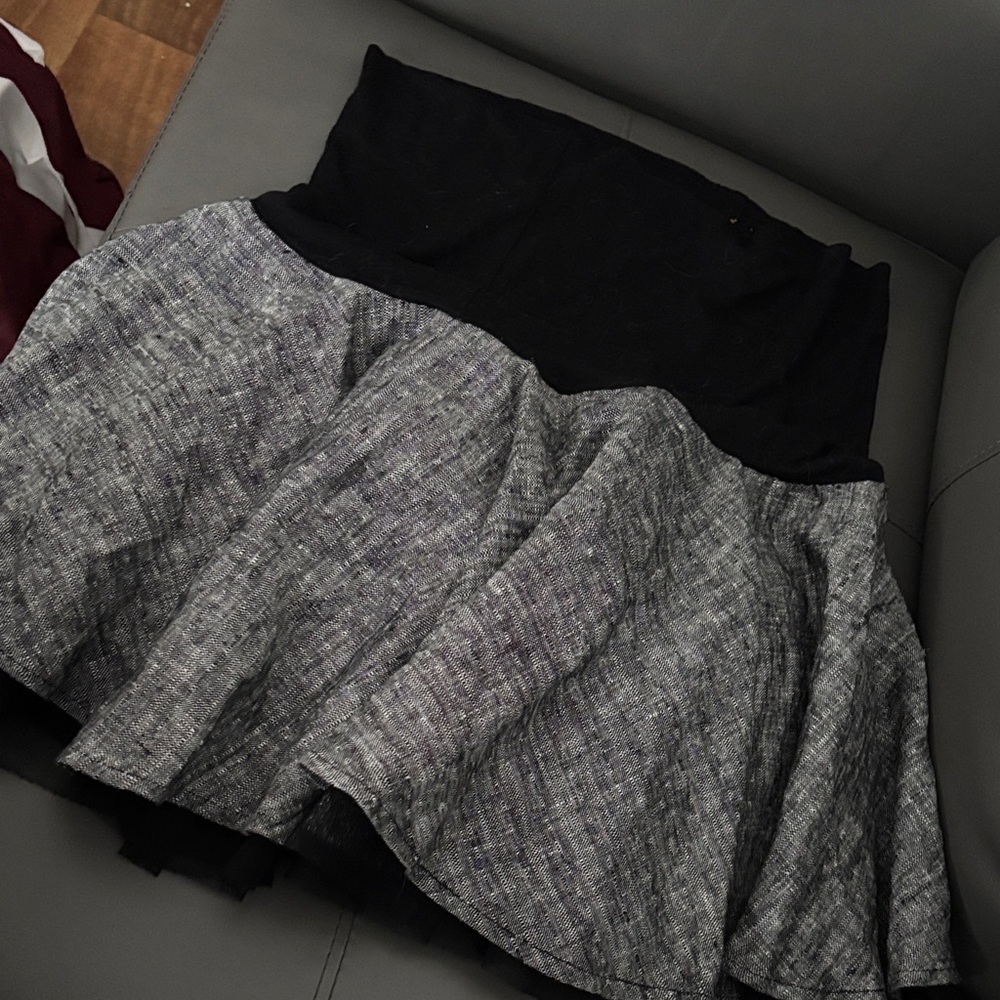 Twelve by Twelve Black and Gray A-Line Skirt